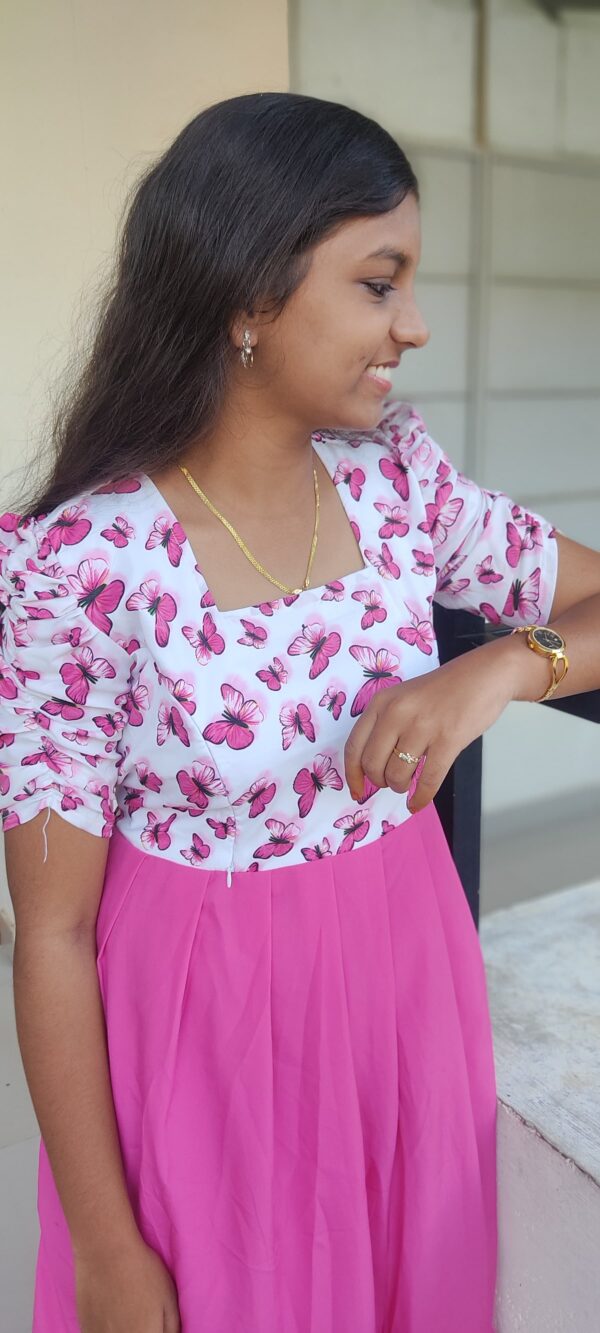 Feeding Gowns/Maternity Wears - Image 9