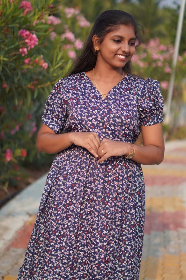 Budget Friendly Delta Crush Feeding Kurti - Image 2