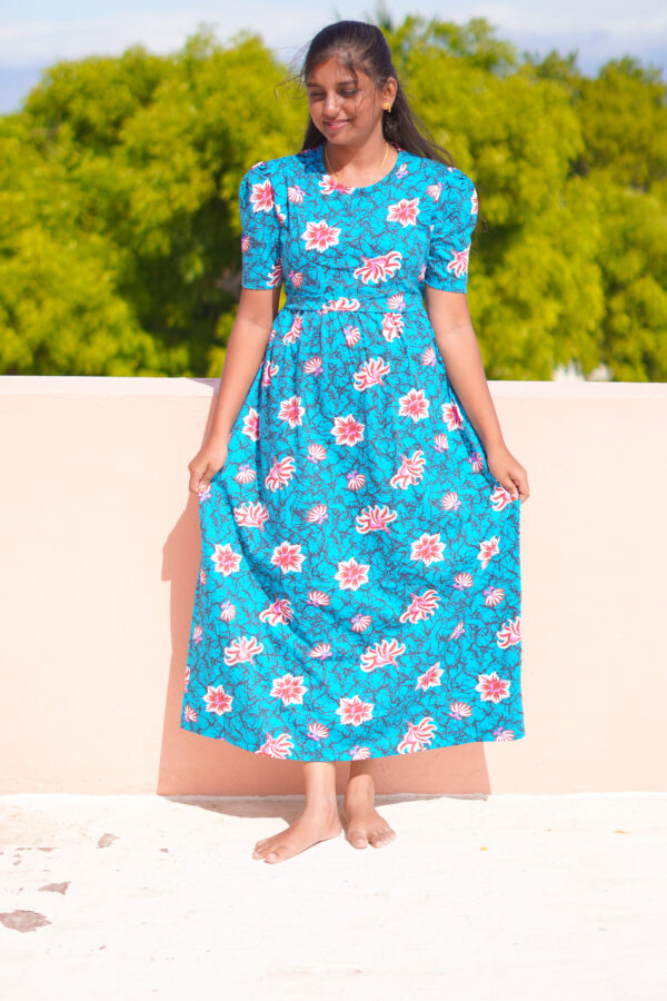 blue color zipless maternity feeding wear