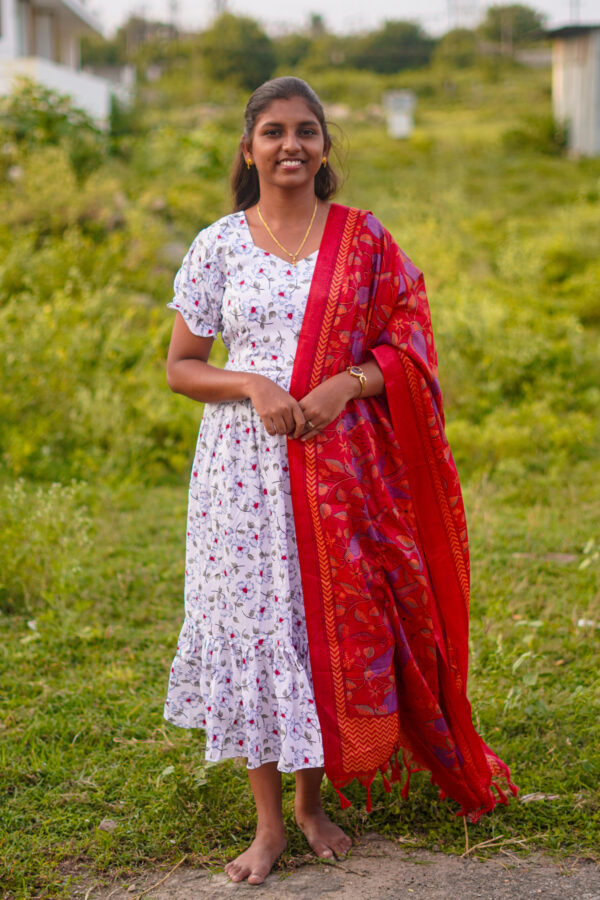 white color and red color small flower Feeding TOP and DuPatta - Image 2