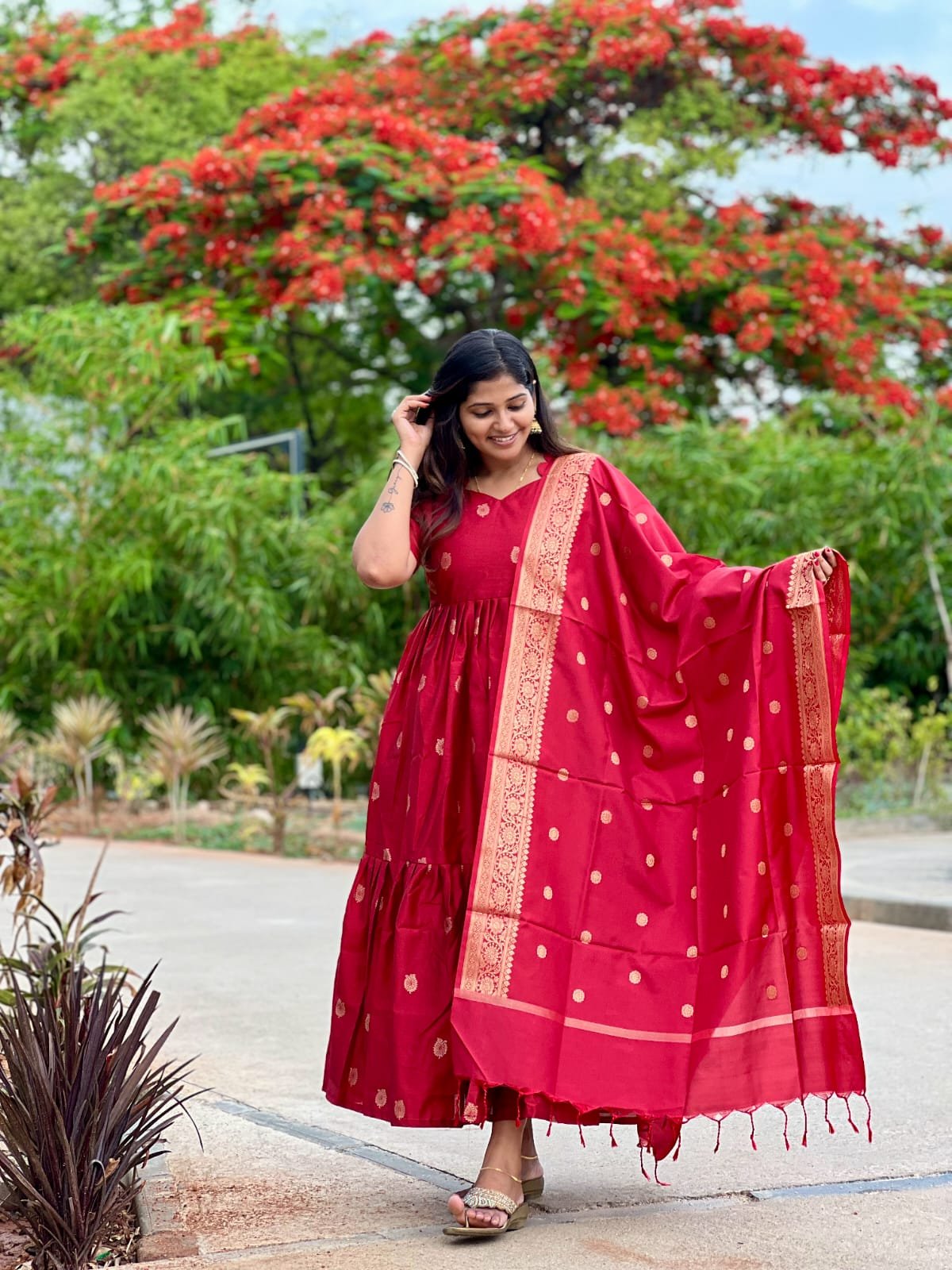 Red color Raw Silk feeding kuruthi - Image 2