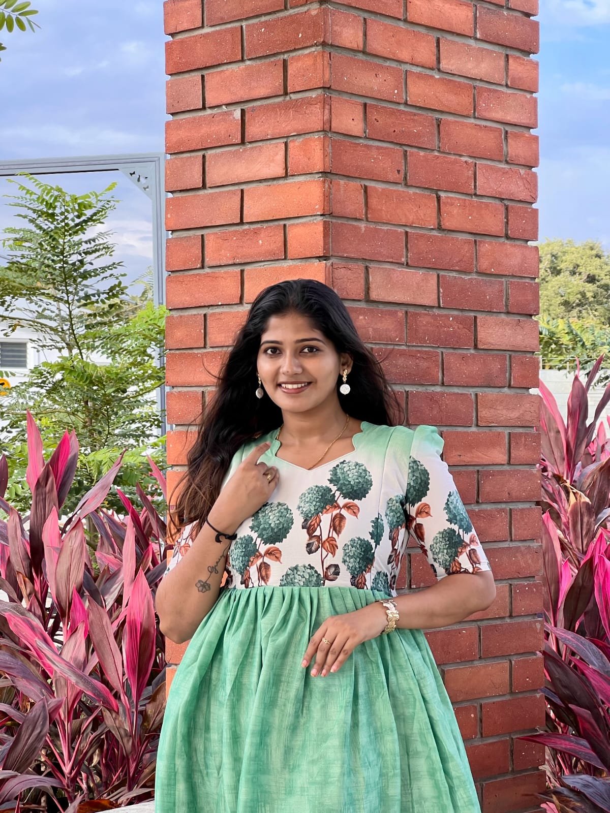 Mint Green with a soft white floral border feeding kuruthi - Image 5