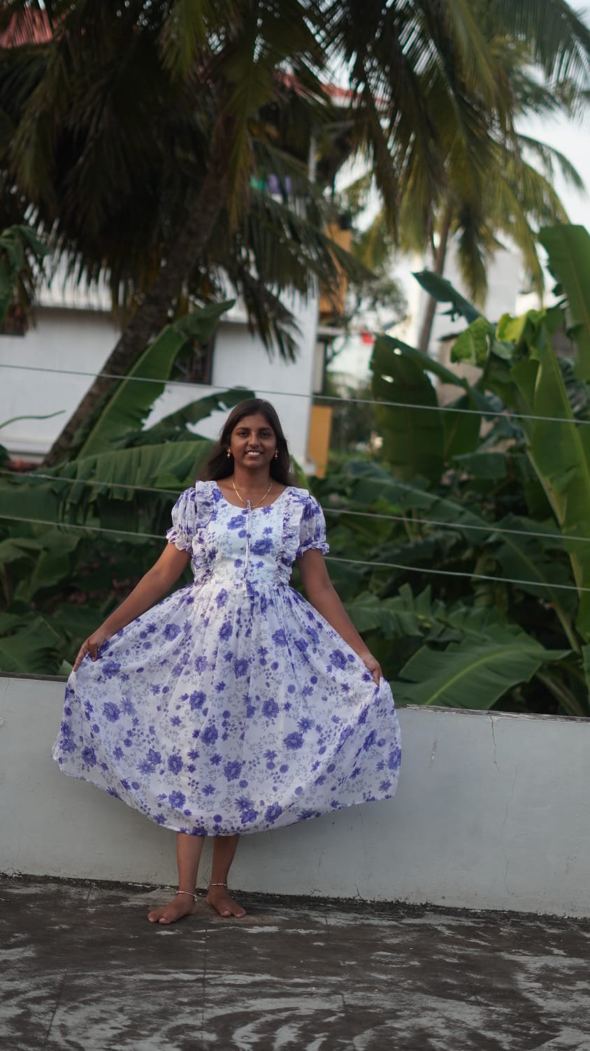 blue and white color Georgette feeding kuruthi